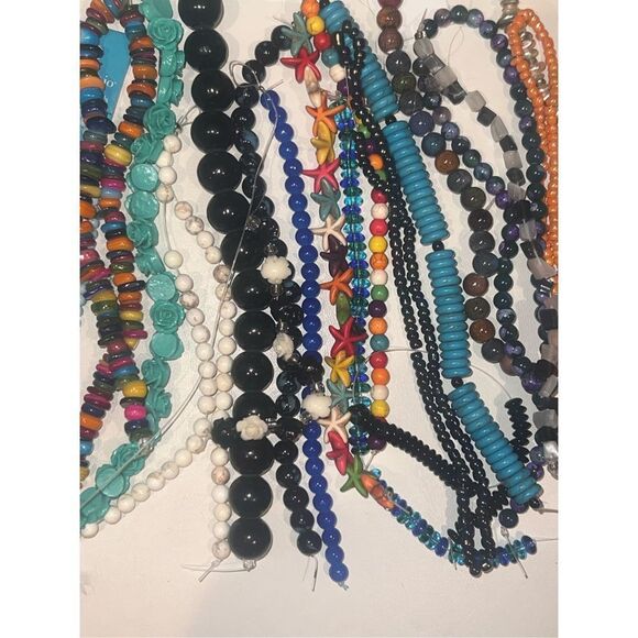 New/NWT 28 Strands of Various Colors Shapes and Size DIY Artisan Beads - Picture 3 of 5